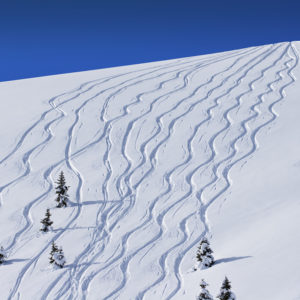 bureau-guides-meribel-hors-piste-ski-off-piste-skiing-paysage-traces