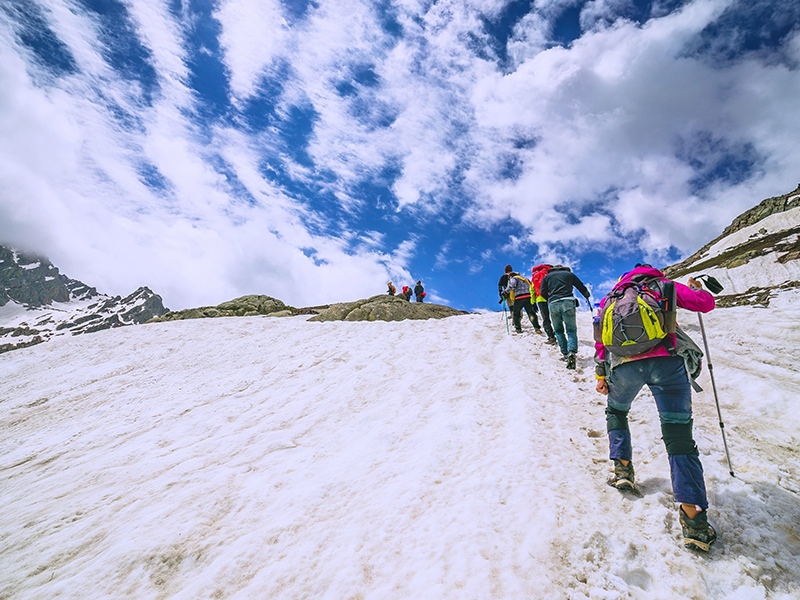 bureau-guides-meribel-randonnee-glaciaire-ice-climbing-winter